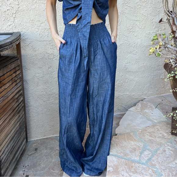 Two piece set. - Picture 3 of 14